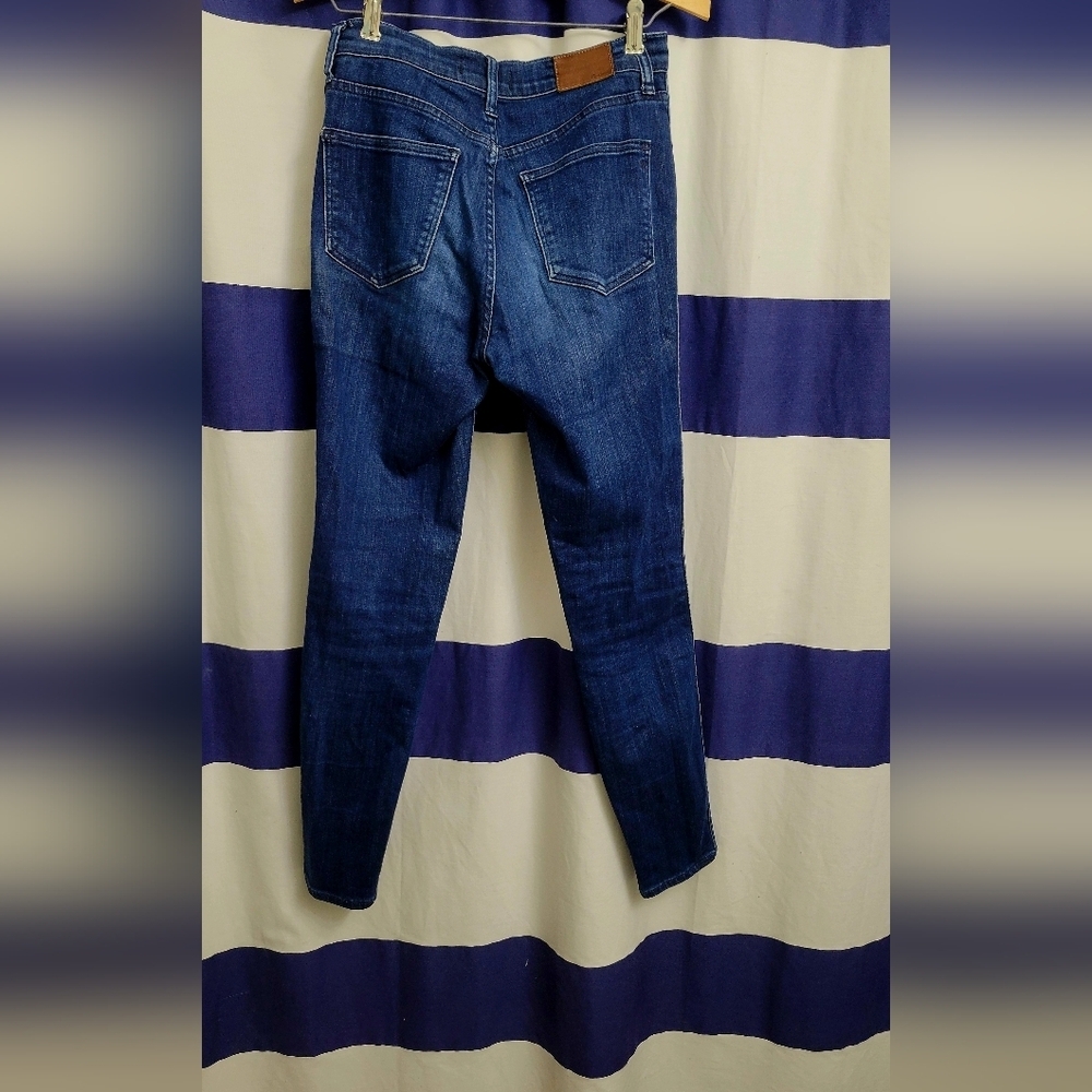 Madewell Classic Blue Denim Jeans – Timeless Fit, Premium Quality Denim - Picture 2 of 4